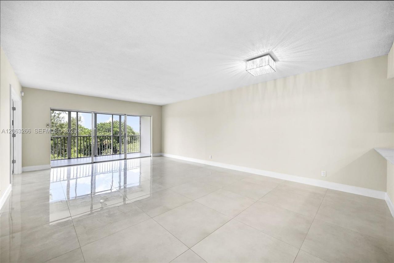 3200 N Palm Aire Dr , Unit 610, Pompano Beach, FL 33069 Photo