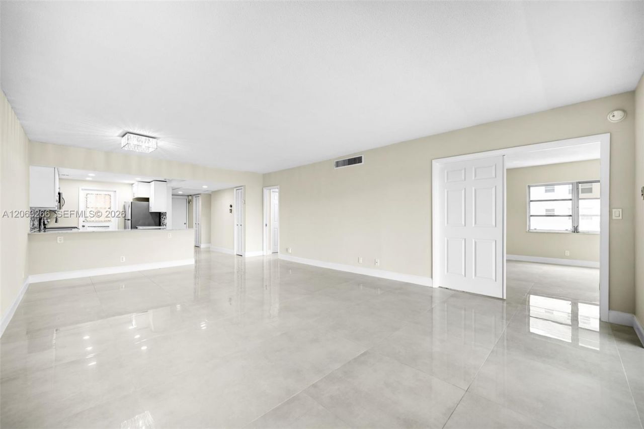 3200 N Palm Aire Dr , Unit 610, Pompano Beach, FL 33069 Photo