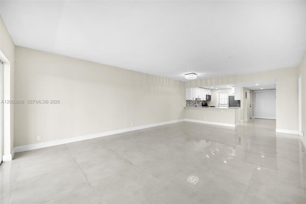 3200 N Palm Aire Dr , Unit 610, Pompano Beach, FL 33069 Photo