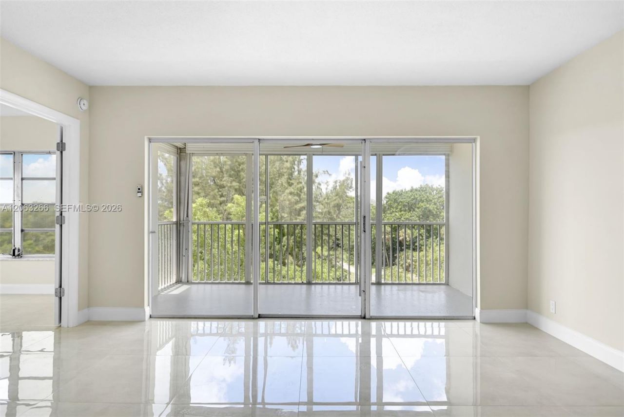 3200 N Palm Aire Dr , Unit 610, Pompano Beach, FL 33069 Photo