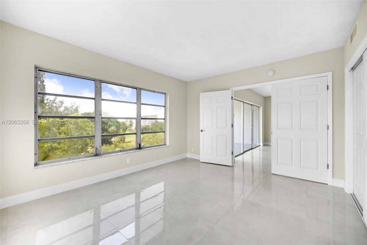 3200 N Palm Aire Dr , Unit 610, Pompano Beach, FL 33069 Photo