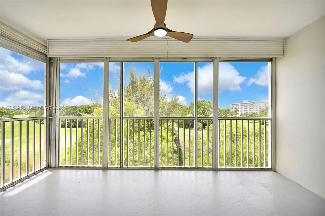 3200 N Palm Aire Dr , Unit 610, Pompano Beach, FL 33069 Photo