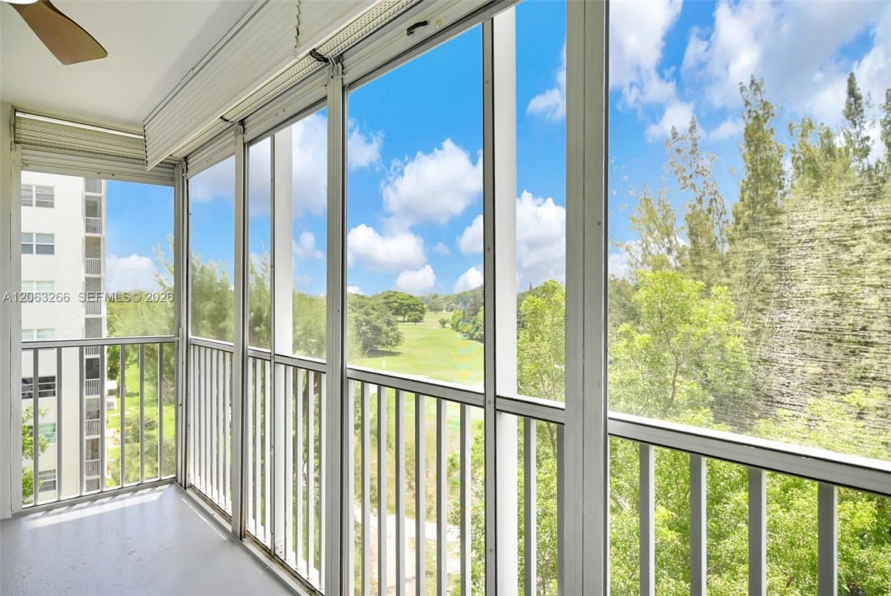 3200 N Palm Aire Dr , Unit 610, Pompano Beach, FL 33069 Photo
