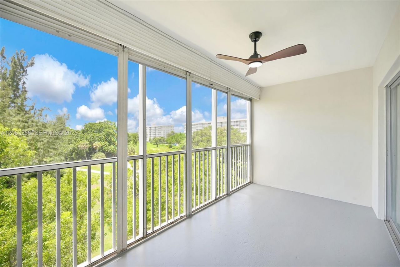 3200 N Palm Aire Dr , Unit 610, Pompano Beach, FL 33069 Photo