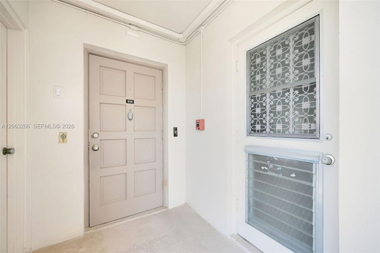 3200 N Palm Aire Dr , Unit 610, Pompano Beach, FL 33069 Photo
