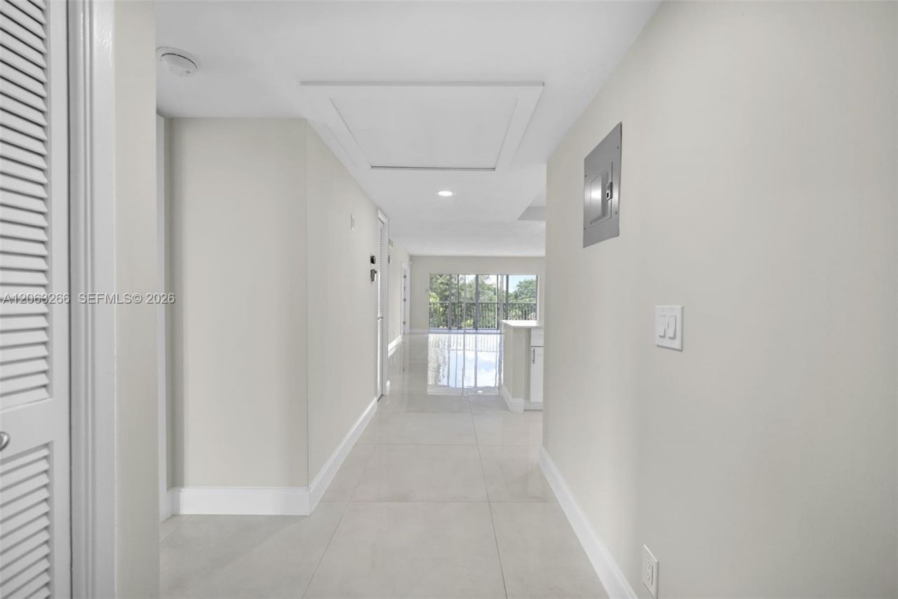 3200 N Palm Aire Dr , Unit 610, Pompano Beach, FL 33069 Photo