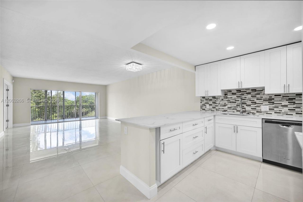 3200 N Palm Aire Dr , Unit 610, Pompano Beach, FL 33069 Photo