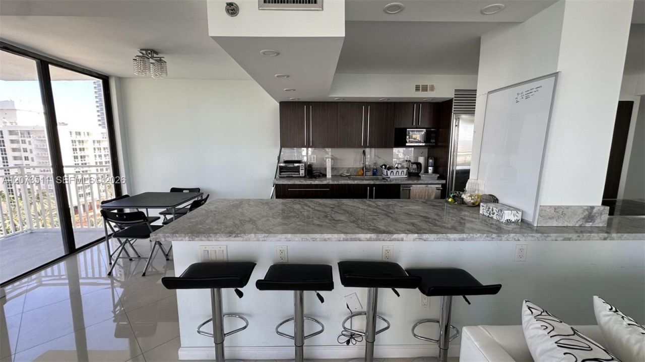 210 174th St , Unit 1119, Sunny Isles Beach, FL 33160 Photo