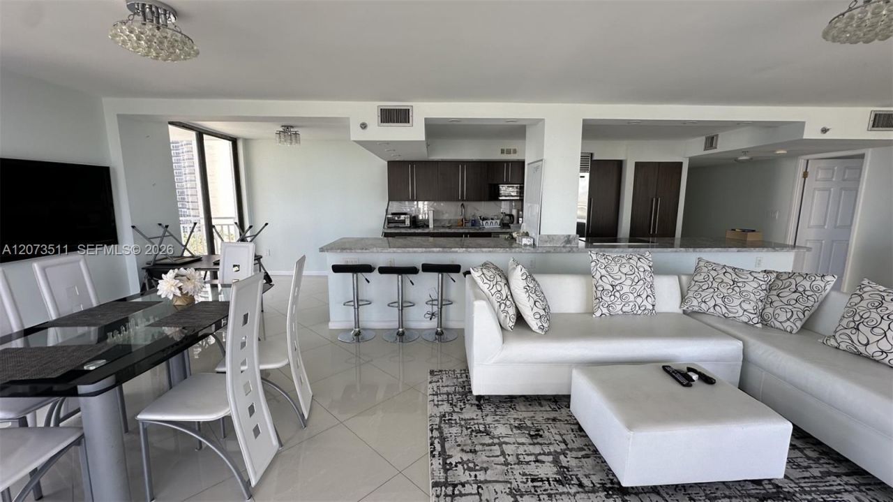 210 174th St , Unit 1119, Sunny Isles Beach, FL 33160 Photo