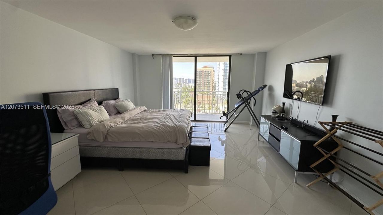 210 174th St , Unit 1119, Sunny Isles Beach, FL 33160 Photo