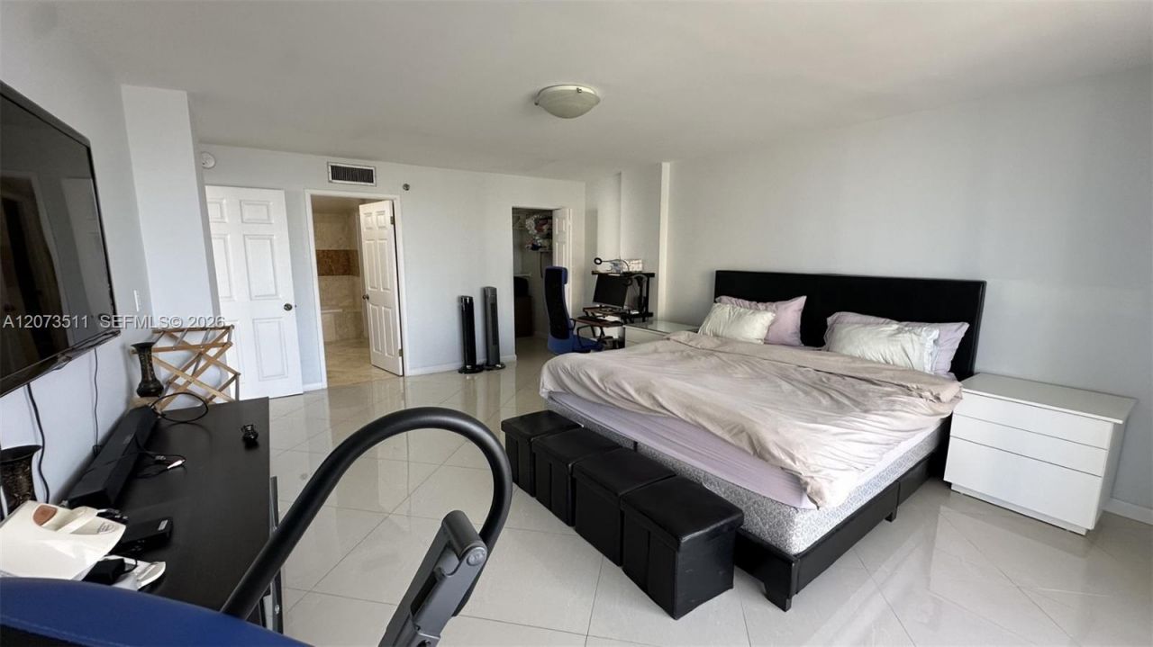 210 174th St , Unit 1119, Sunny Isles Beach, FL 33160 Photo