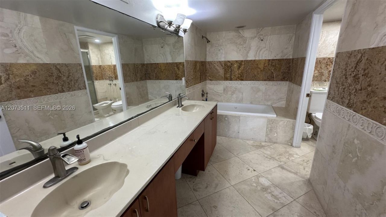 210 174th St , Unit 1119, Sunny Isles Beach, FL 33160 Photo