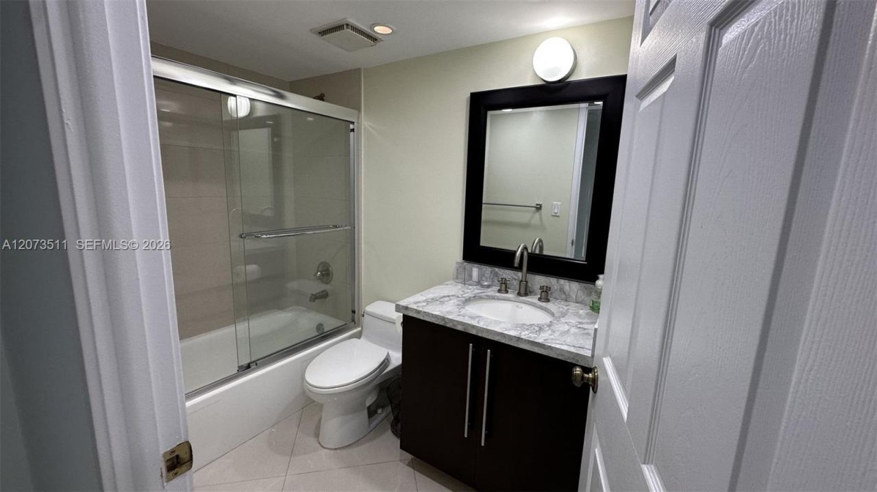 210 174th St , Unit 1119, Sunny Isles Beach, FL 33160 Photo