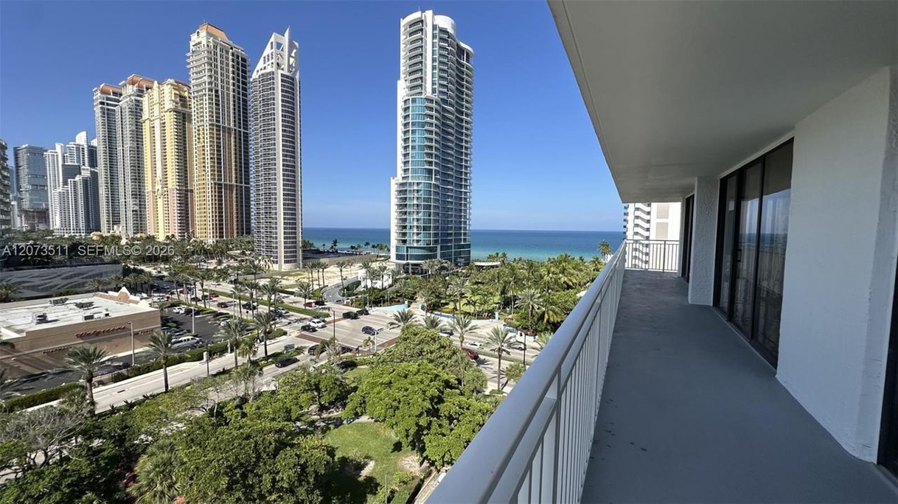 210 174th St , Unit 1119, Sunny Isles Beach, FL 33160 Photo