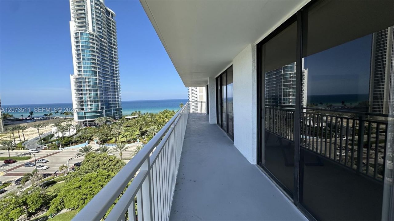 210 174th St , Unit 1119, Sunny Isles Beach, FL 33160 Photo