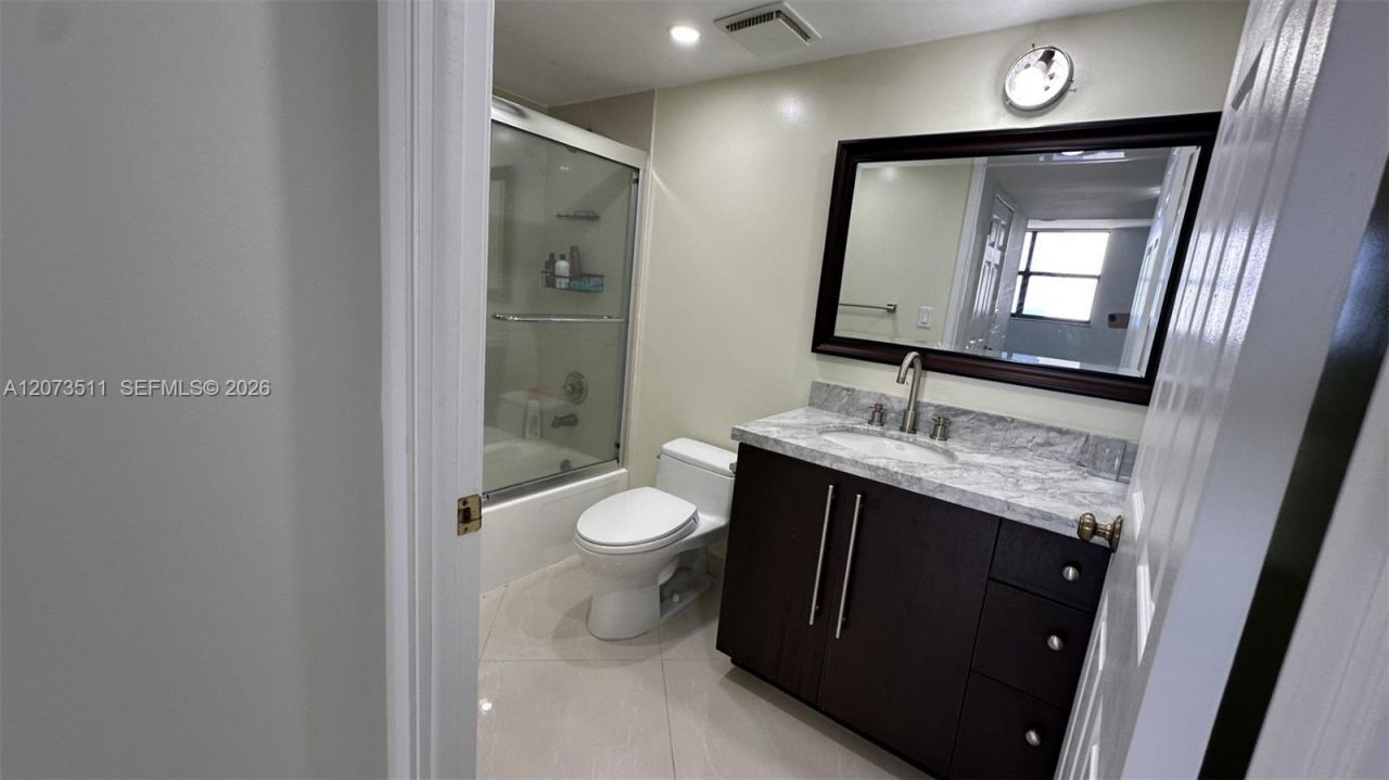 210 174th St , Unit 1119, Sunny Isles Beach, FL 33160 Photo