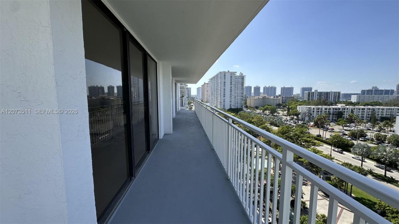 210 174th St , Unit 1119, Sunny Isles Beach, FL 33160 Photo