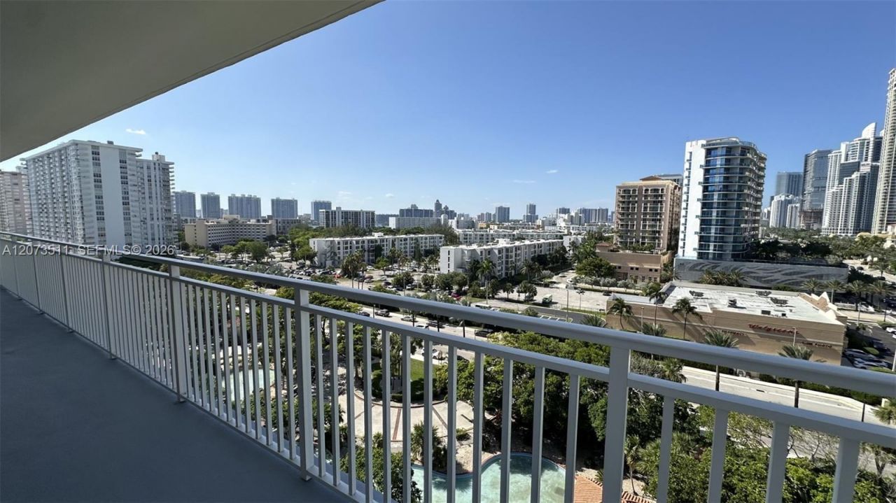 210 174th St , Unit 1119, Sunny Isles Beach, FL 33160 Photo