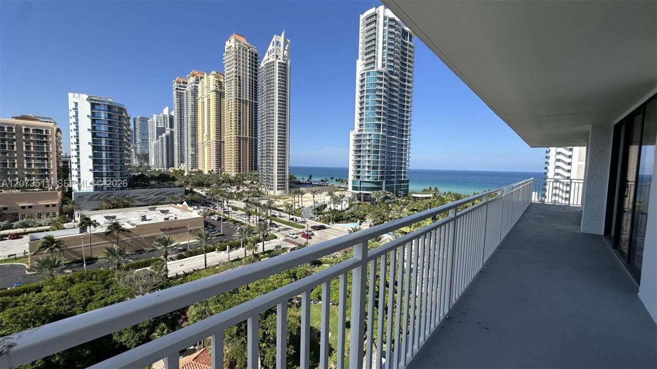 210 174th St , Unit 1119, Sunny Isles Beach, FL 33160 Photo