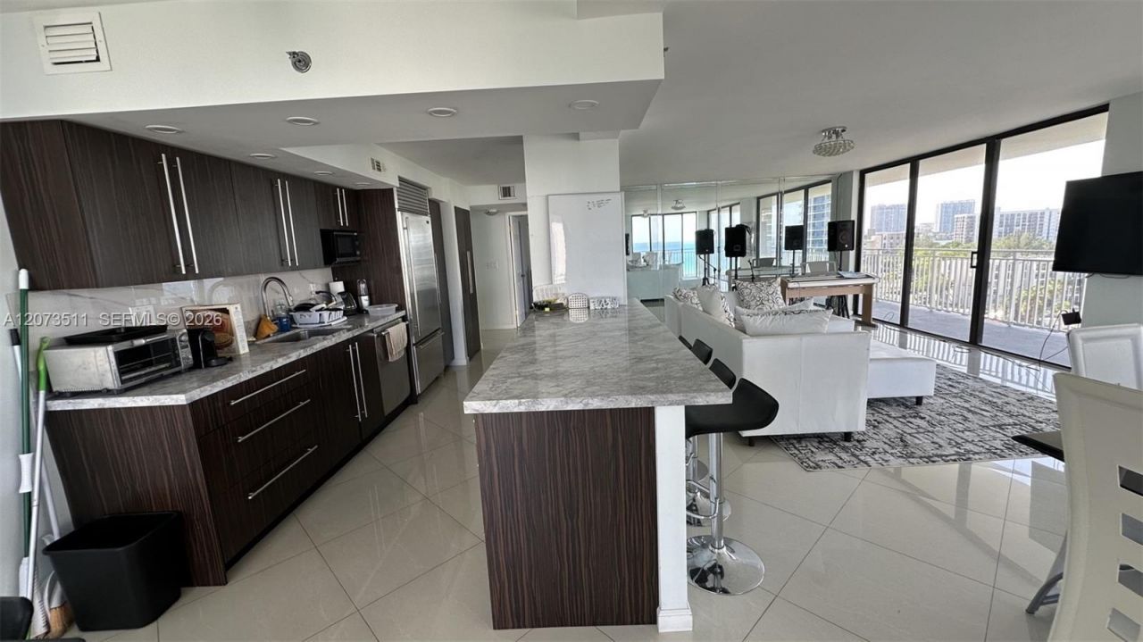 210 174th St , Unit 1119, Sunny Isles Beach, FL 33160 Photo