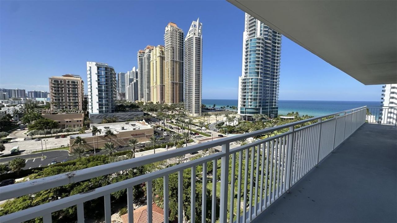 210 174th St , Unit 1119, Sunny Isles Beach, FL 33160 Photo