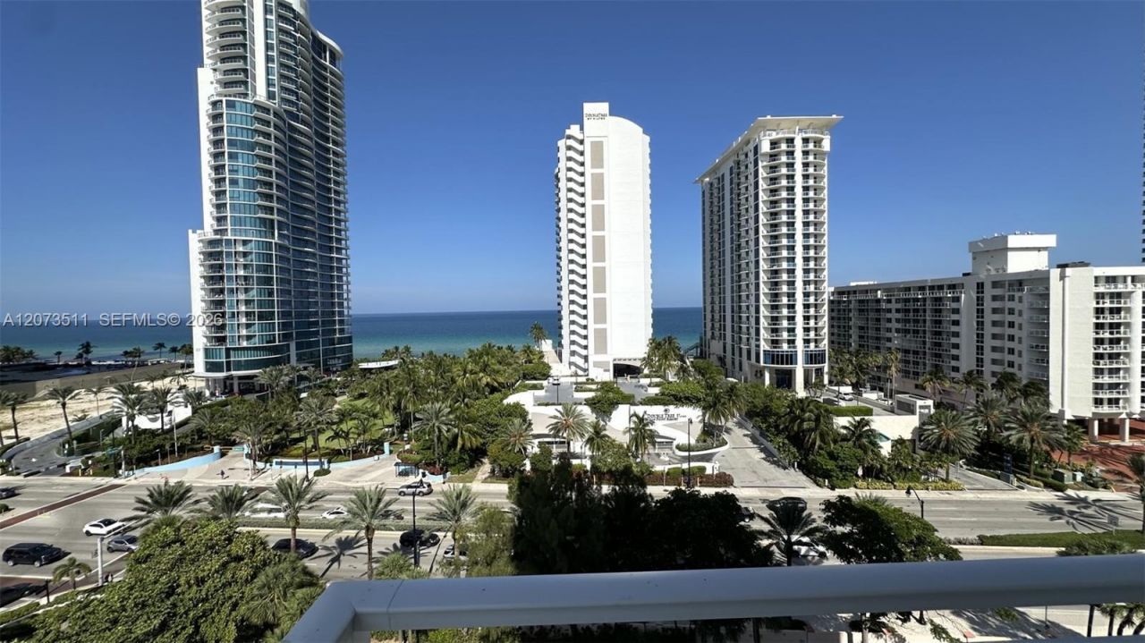 210 174th St , Unit 1119, Sunny Isles Beach, FL 33160 Photo