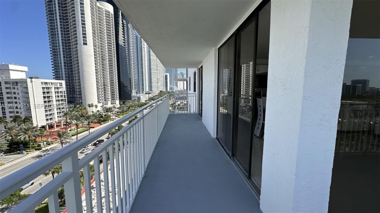 210 174th St , Unit 1119, Sunny Isles Beach, FL 33160 Photo