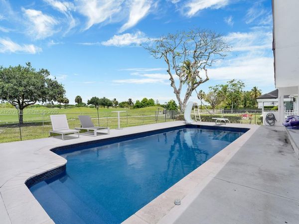 621 E Tropical Way , Plantation, FL 33317