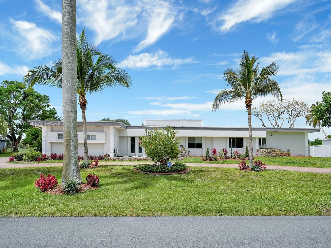 621 E Tropical Way , Plantation, FL 33317 Photo