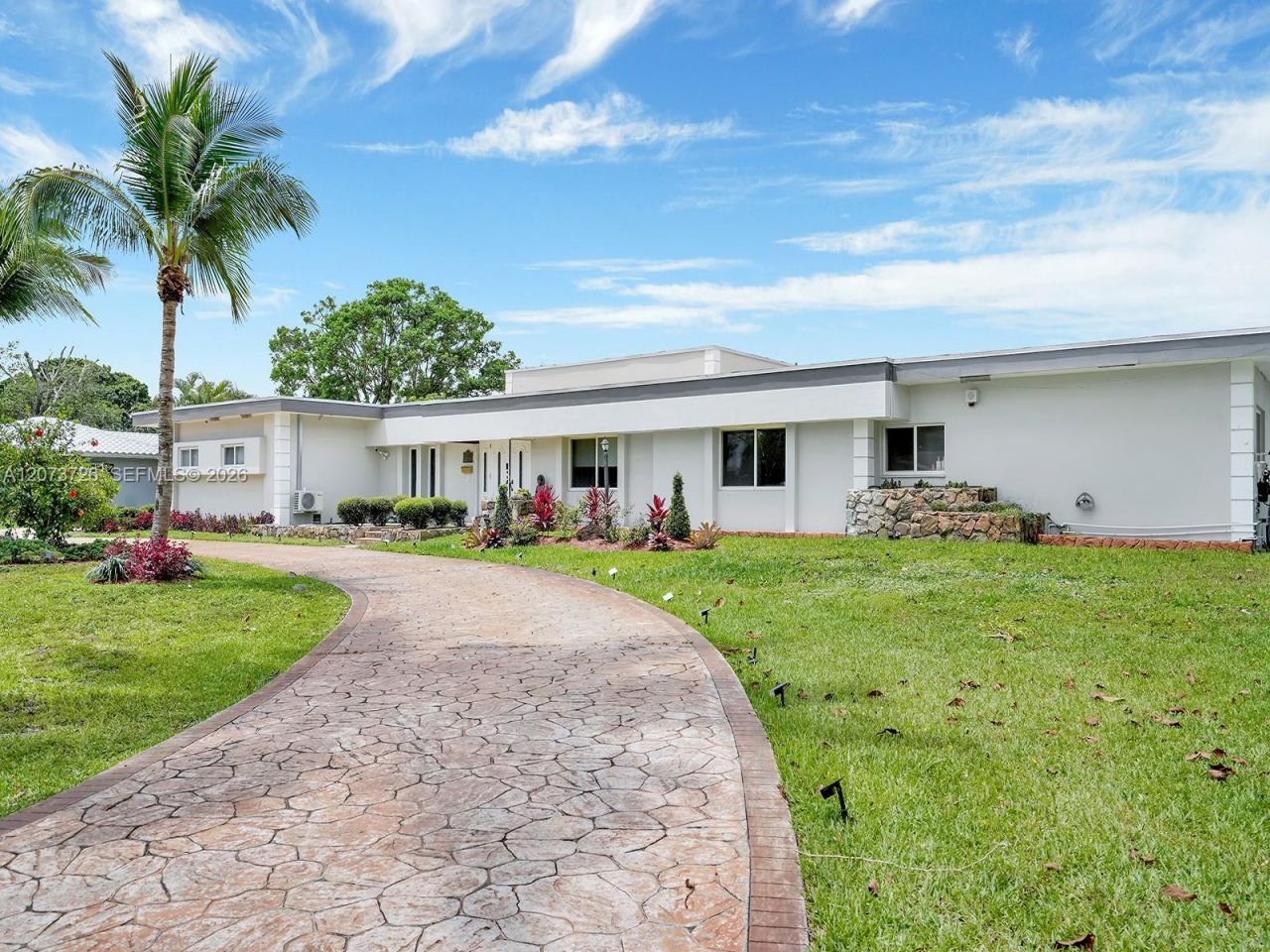 621 E Tropical Way , Plantation, FL 33317 Photo