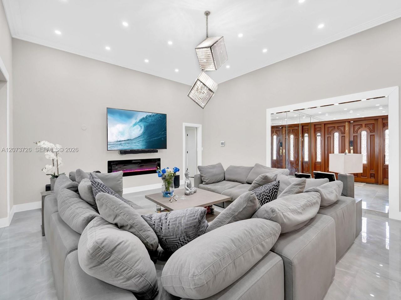 621 E Tropical Way , Plantation, FL 33317 Photo