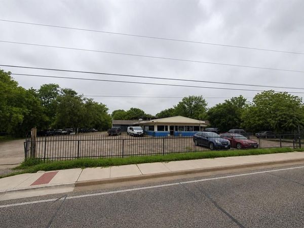 6855 Scyene Road , Dallas, TX 75227