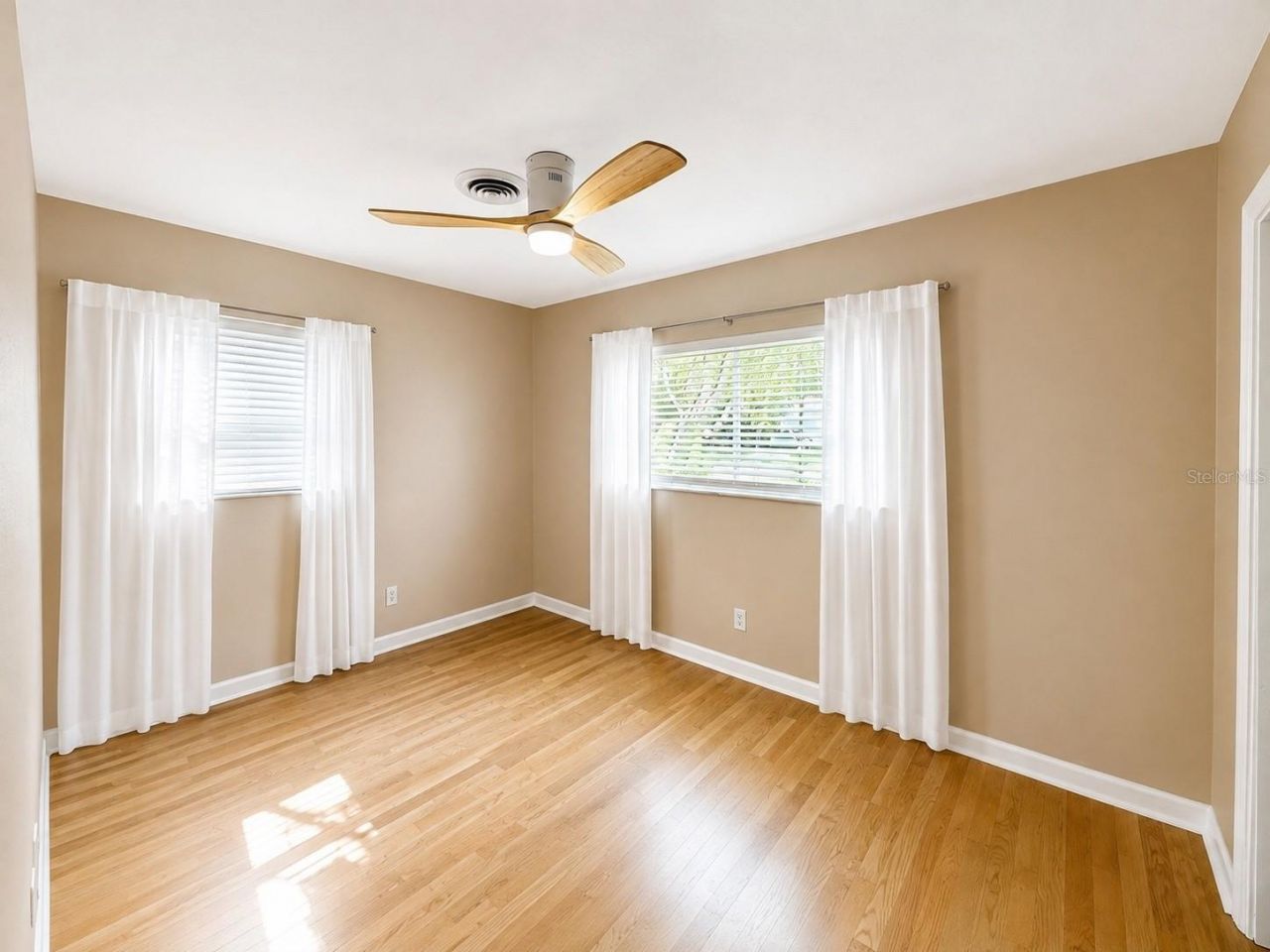 6949 31st Avenue N, Saint Petersburg, FL 33710 Photo