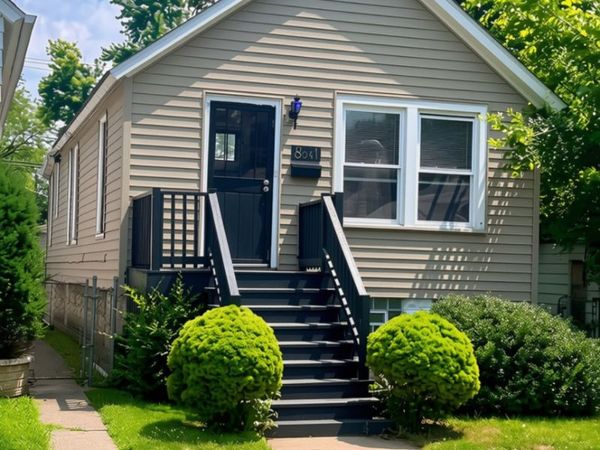 8041 S Woodlawn Avenue , Chicago, IL 60619