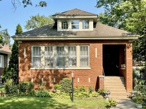10753 S Hale Avenue, Chicago, IL 60643