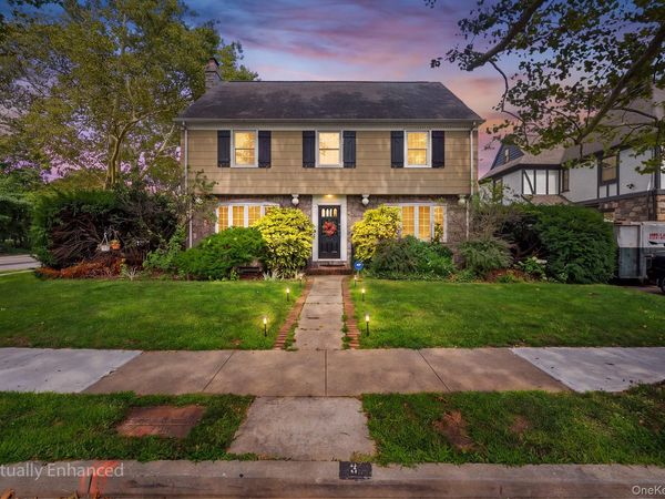 3 Demott Avenue , Rockville Centre, NY 11570