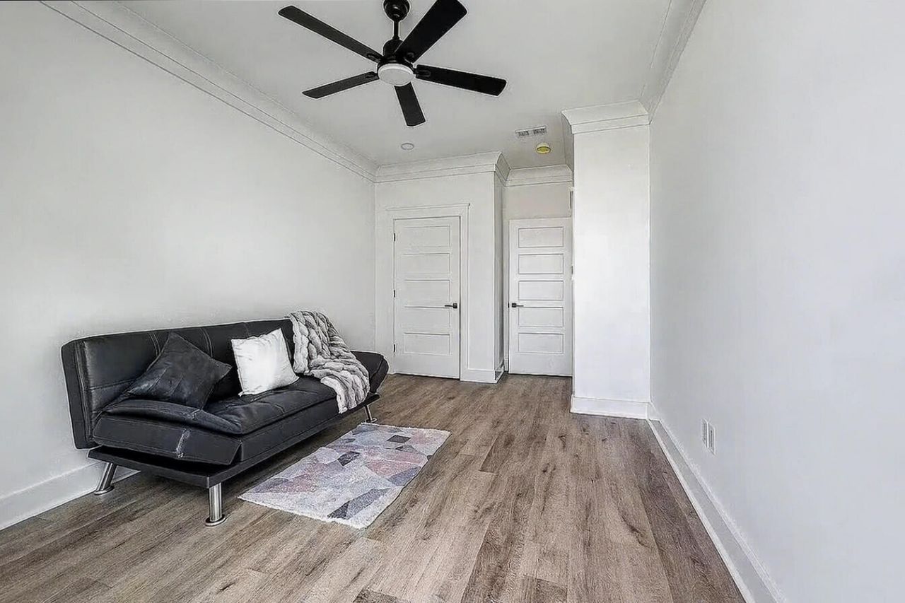 4950 Nesbit Avenue Photo 14