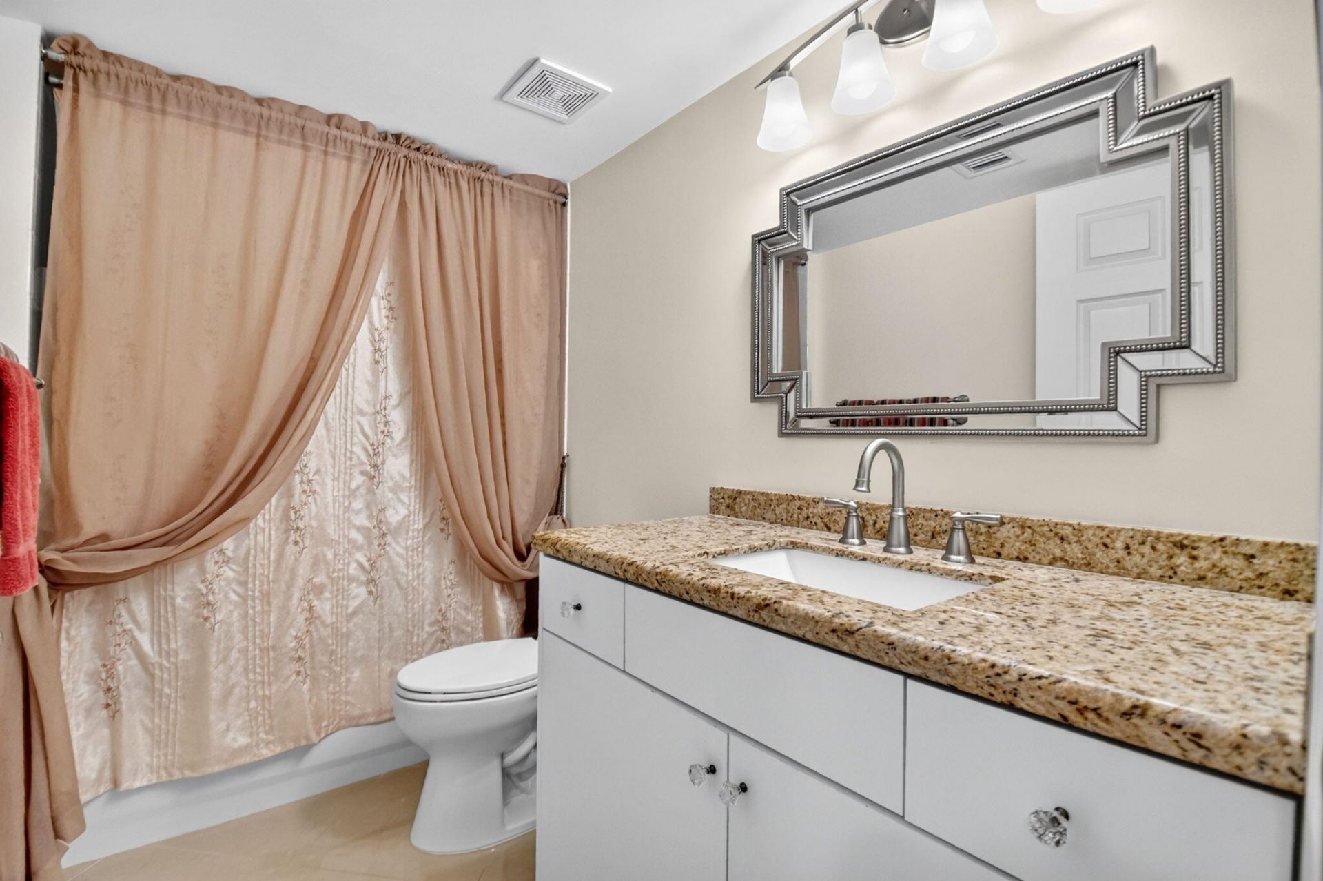 12511 Imperial Isle Drive, Unit 205, Boynton Beach, FL 33437 Photo