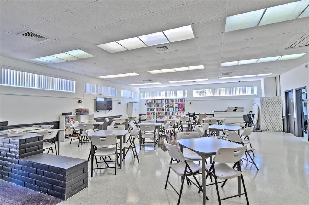 1000 SW 11th Avenue, Unit 2E, Hallandale Beach, FL 33009 Photo