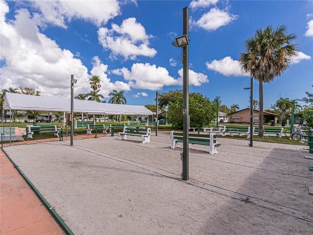 1000 SW 11th Avenue, Unit 2E, Hallandale Beach, FL 33009 Photo