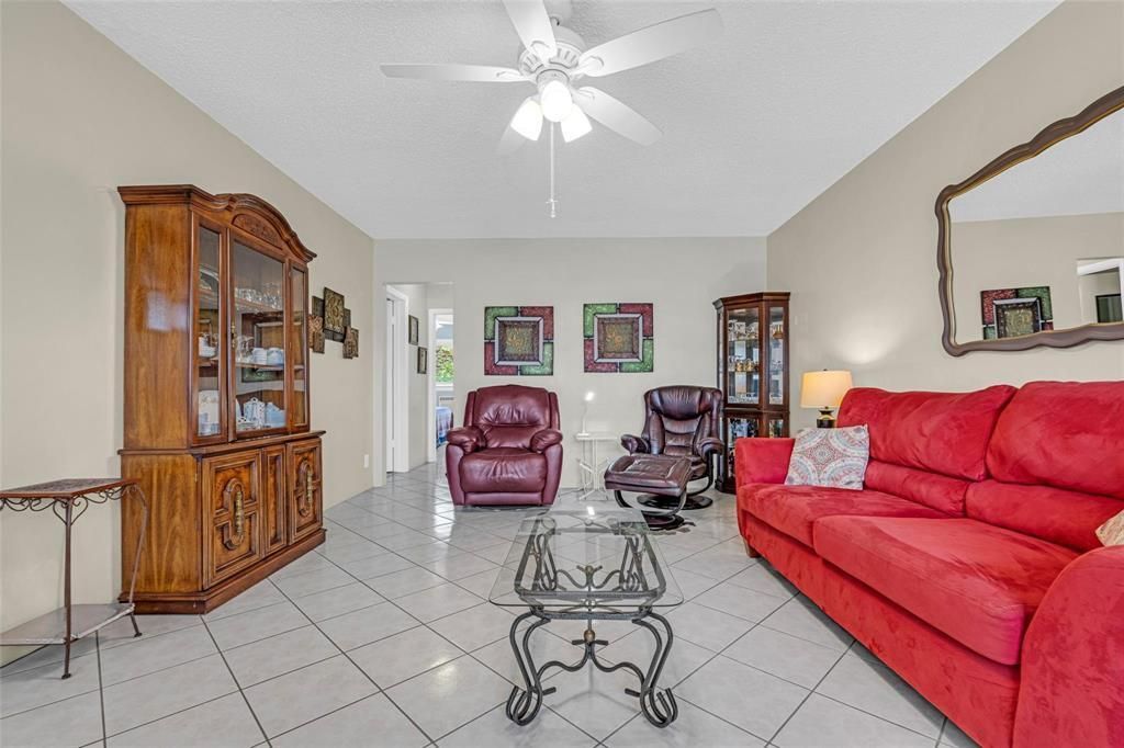 1000 SW 11th Avenue, Unit 2E, Hallandale Beach, FL 33009 Photo