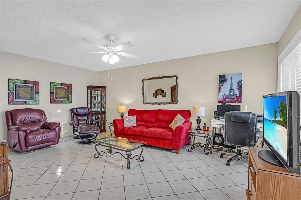 1000 SW 11th Avenue, Unit 2E, Hallandale Beach, FL 33009 Photo
