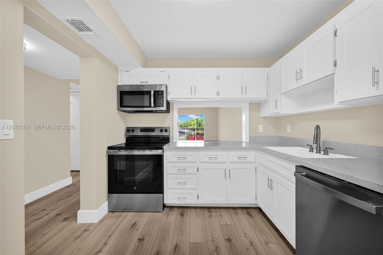 215 SE 3rd Ave , Unit 206B, Hallandale Beach, FL 33009 Photo