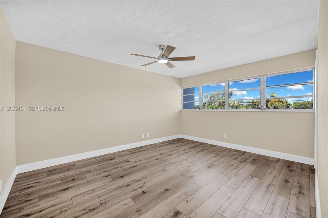 215 SE 3rd Ave , Unit 206B, Hallandale Beach, FL 33009 Photo