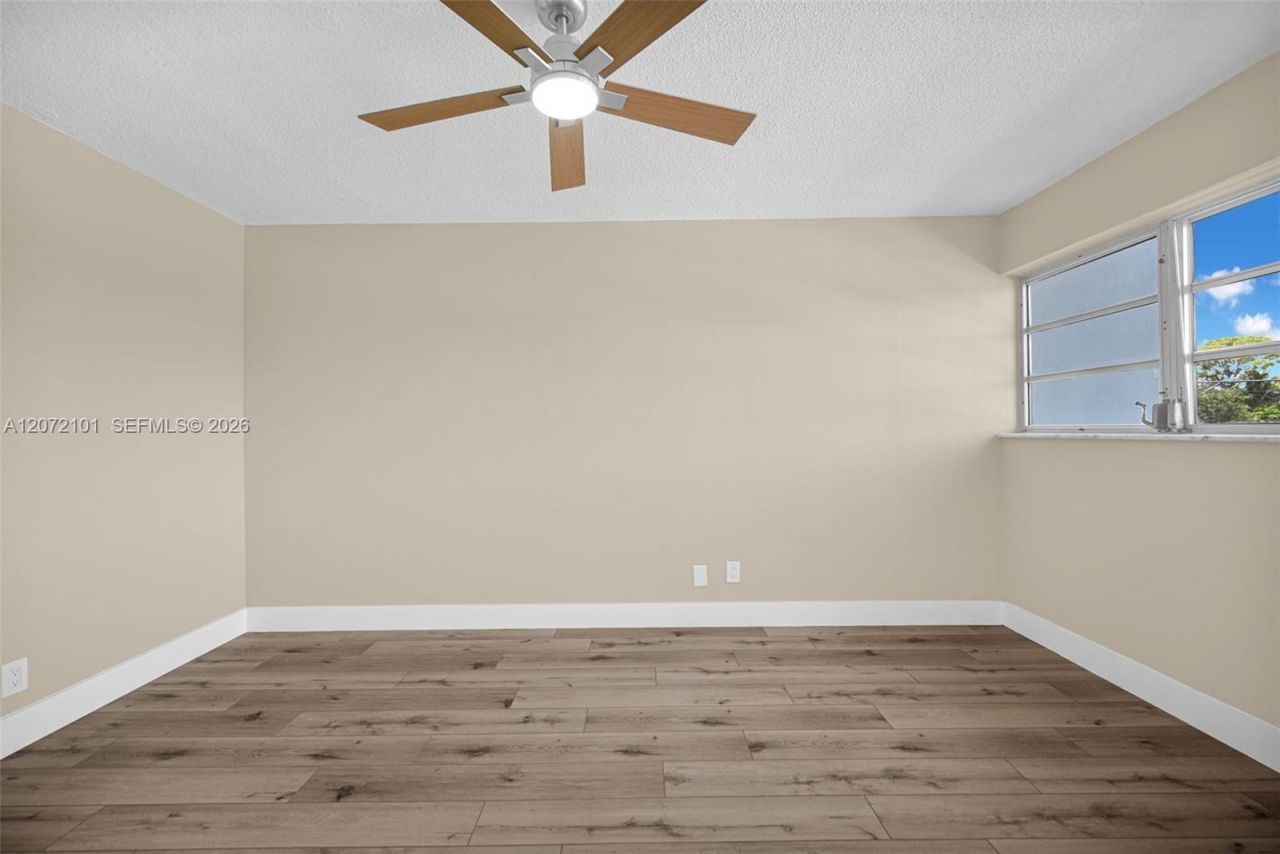 215 SE 3rd Ave , Unit 206B, Hallandale Beach, FL 33009 Photo