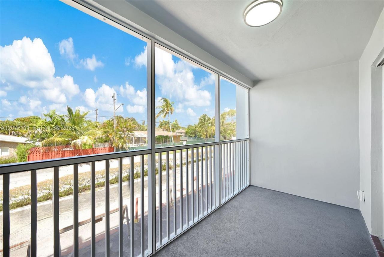 215 SE 3rd Ave , Unit 206B, Hallandale Beach, FL 33009 Photo