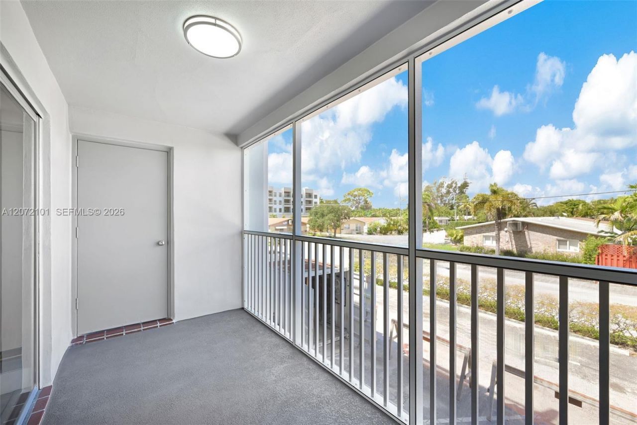 215 SE 3rd Ave , Unit 206B, Hallandale Beach, FL 33009 Photo