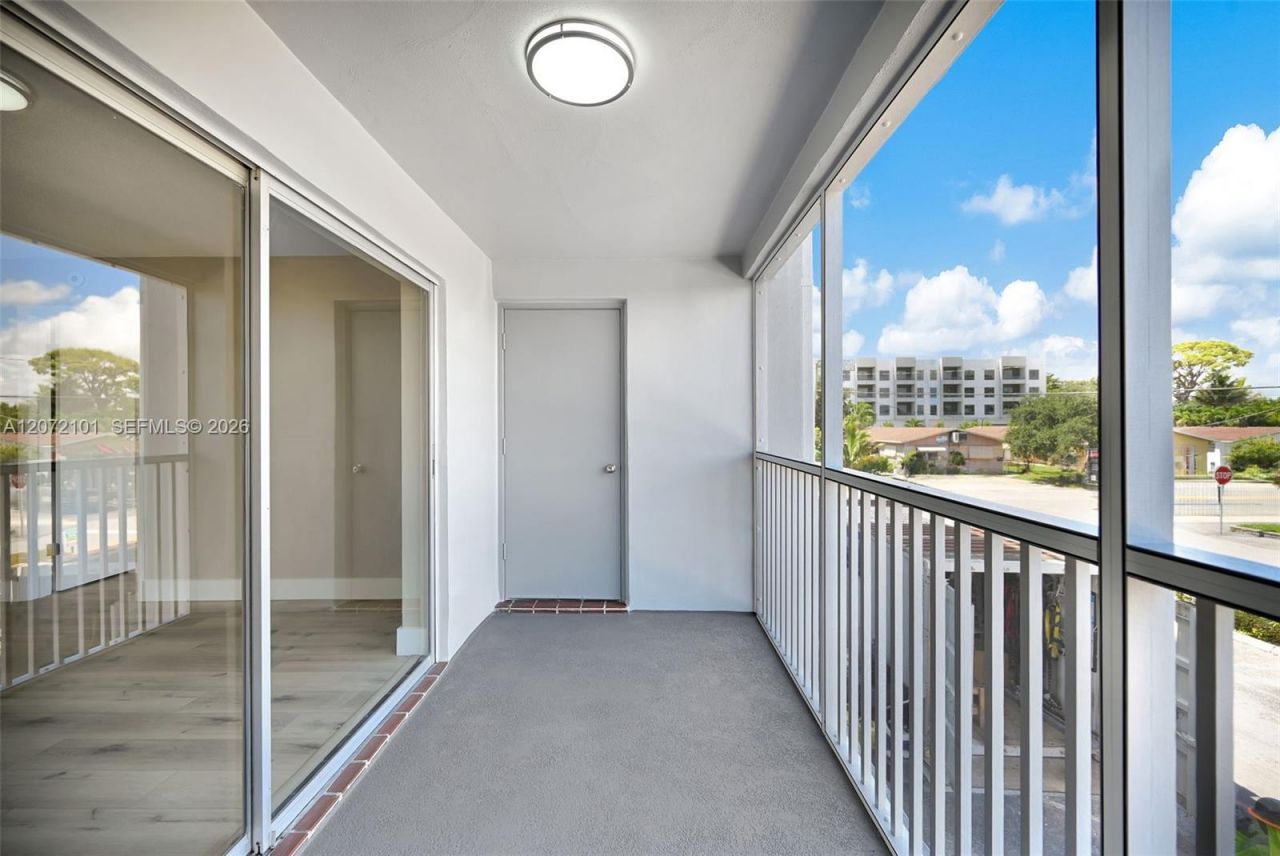 215 SE 3rd Ave , Unit 206B, Hallandale Beach, FL 33009 Photo
