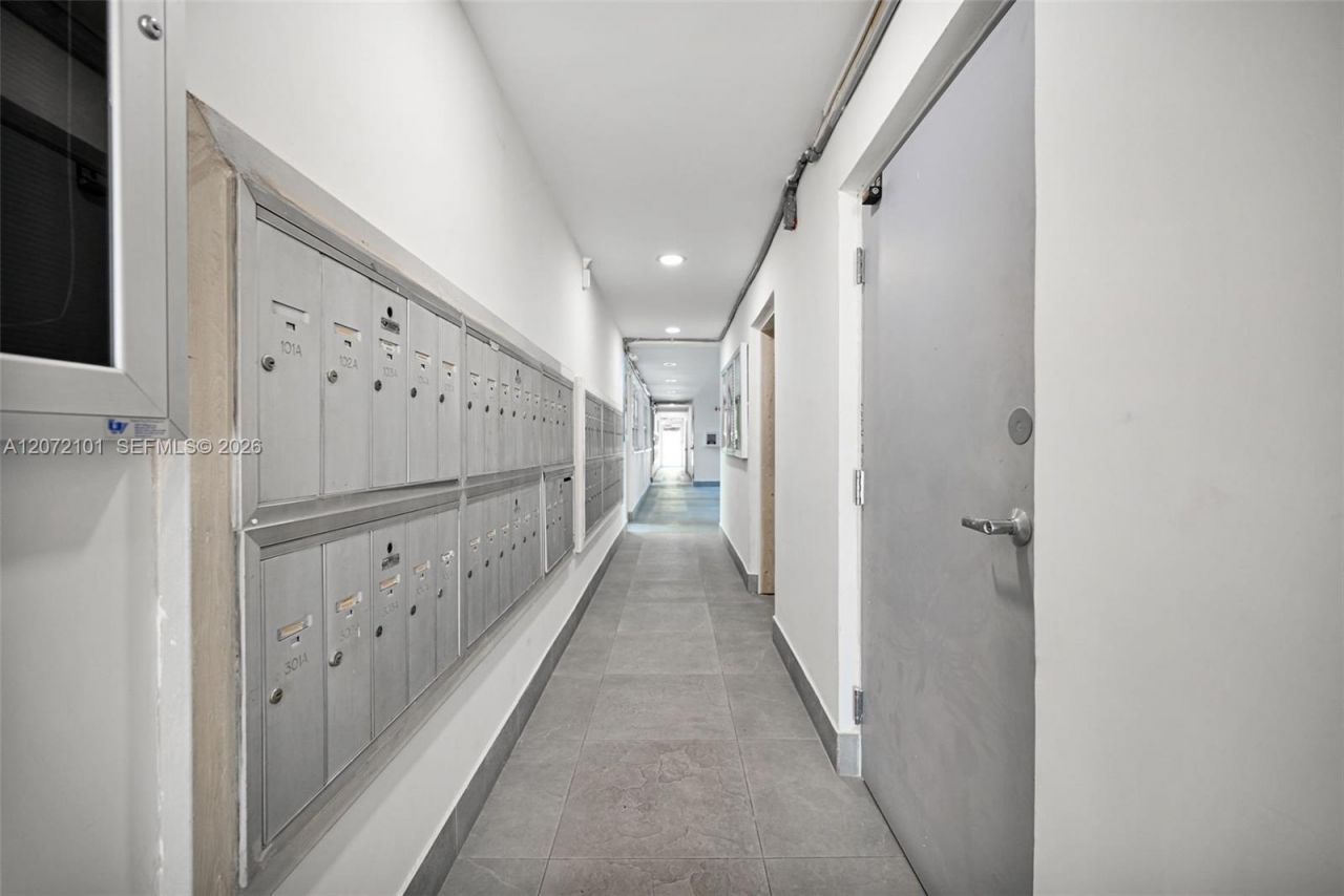 215 SE 3rd Ave , Unit 206B, Hallandale Beach, FL 33009 Photo