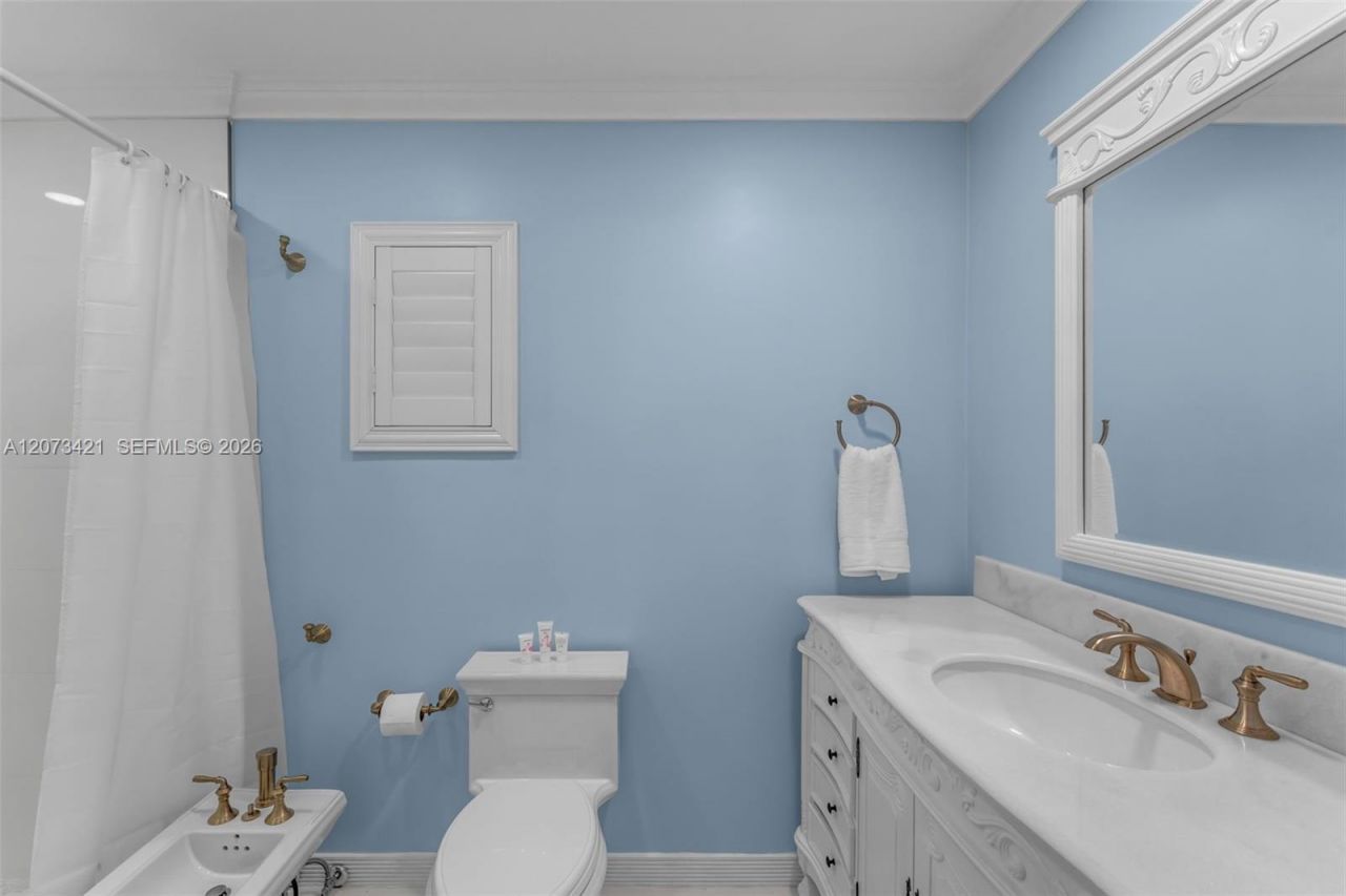 8390 SW 2nd St , Miami, FL 33144 Photo